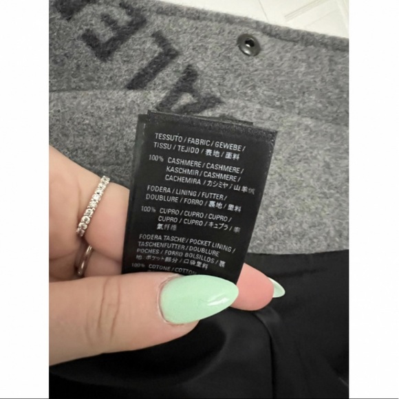 **SOLD** New w Tags Balenciaga Oversized Logo 100% Cashmere Coat Jacket Gray - Picture 10 of 13